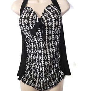 Womens tankini Padded swim top. Merona brand, black and White, size L Tie Back